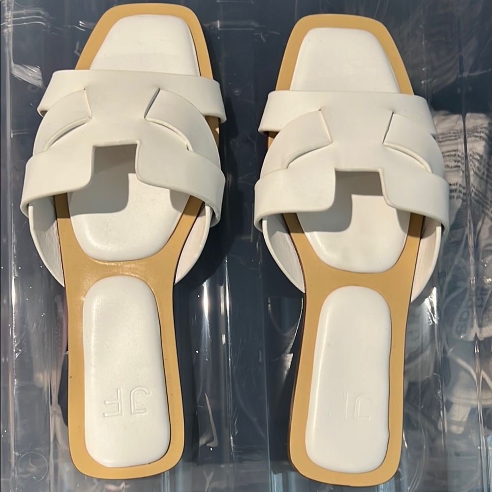 🦋JUSTFAB Tan and White Seaside Sandals with H-Strap 🦋BOGO🦋